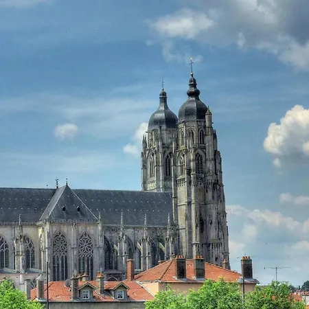 F1 With Parking Saint-Nicolas-de-Port