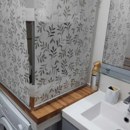 F1 With Parking Appartement