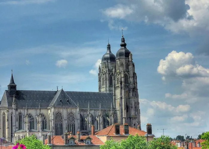 F1 With Parking Saint-Nicolas-de-Port