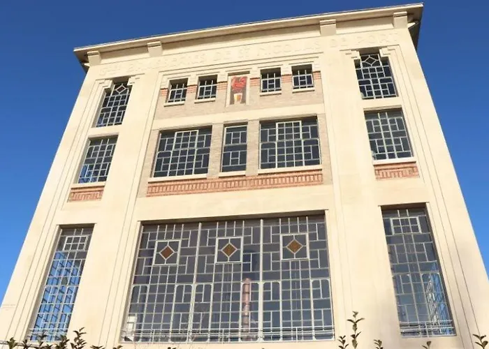 F1 With Parking * Saint-Nicolas-de-Port