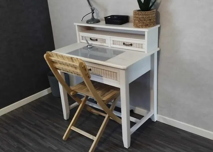 F1 With Parking Saint-Nicolas-de-Port